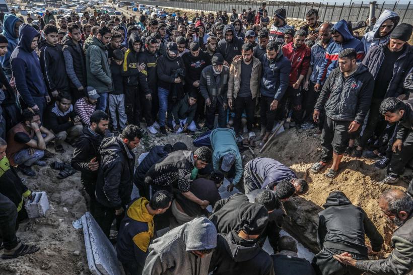 Armata SUA construiește un pod plutitor în Gaza. Vor fi asigurate două milioane de mese zilnic 18888668