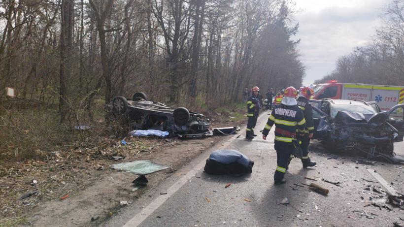 Accident grav în localitatea Sinești, județul Ialomița. Au fost implicate 4 autoturisme. A fost activat Planul Roșu de Intervenție