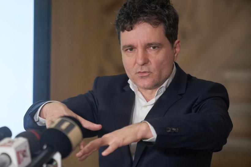 Băsescu, fan Nicușor Dan, după ce i-a prescris 3 ani de pușcărie. „Petrov”, scos de la naftalină pentru a-i face campanie 18888793