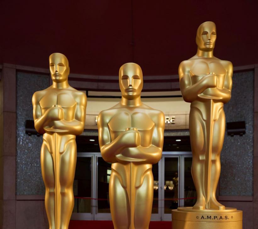 Oppenheimer, marele căștigător al premiilor Oscar  2024. Pelicula a obținut șapte trofee, inclusiv pentru cel mai bun film 18888828