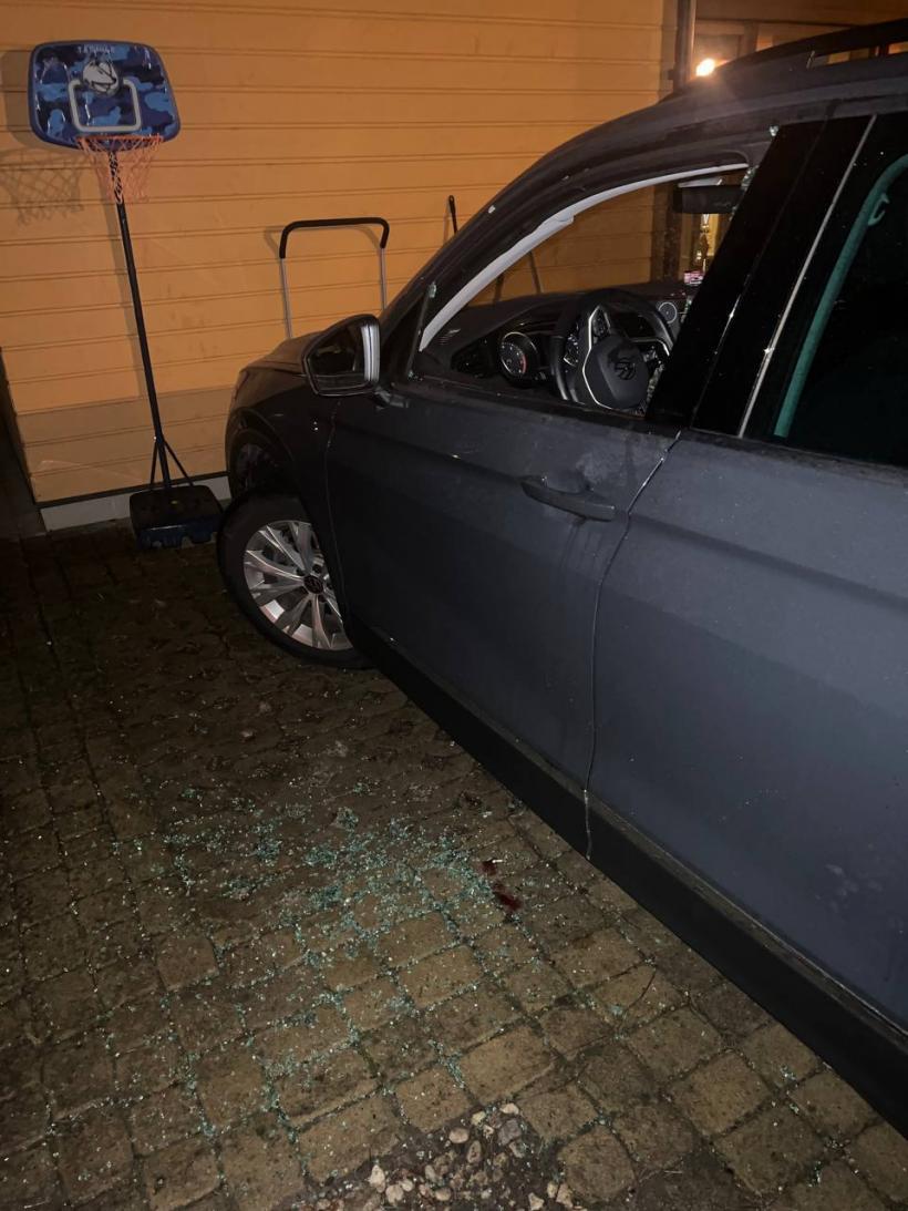 Leonid Volkov, mâna dreaptă a lui Navalnîi, atacat cu ciocanul în Lituania 18889217