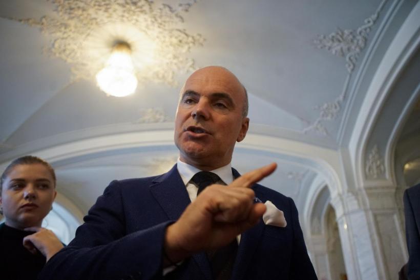 Sondajele interne ale PSD și PNL arată că Piedone se află pe primul loc, în orice scenariu, pentru Primăria Capitalei. Luptă strânsă, într-o singură situație 18889163