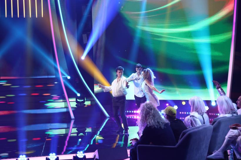 Ilona si Ristei, personaj de senzaţie, sâmbătă, de la 20.00, la Te cunosc de undeva! „N-am crezut că o să cânt asta vreodată!” 18889480