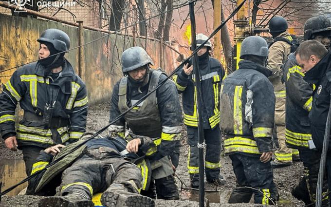 Rachetele rusești au ucis 20 de persoane în Odesa. Zelenski promite răzbunare 18889781