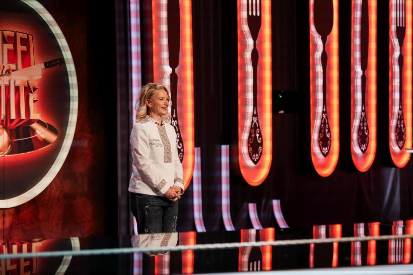 Cea mai cunoscută sosie a lui Marilyn Monroe, care joacă în filme la Hollywood, vine să-i cucerească pe jurații Chefi la cuțite 18889876