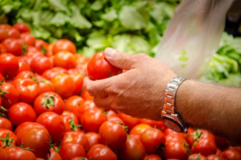 România produce cea mai curată mâncare din UE, însă importă masiv produse pline de pesticide din alte țări