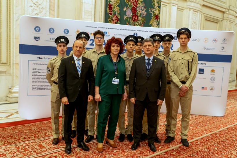 Diplomație în Parlament 18889828