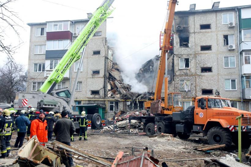 Ucraineni evacuați în masă a comunităţilor din regiunea Sumy, unde ruşii bombardează zi și noapte 18889809