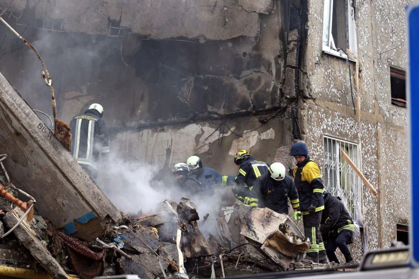 Ucraineni evacuați în masă a comunităţilor din regiunea Sumy, unde ruşii bombardează zi și noapte 18889810