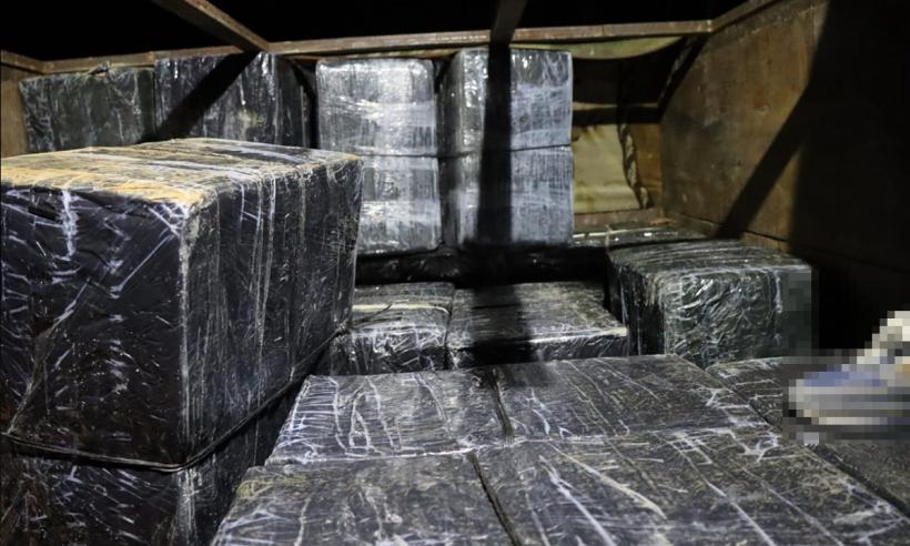 Marfă contrafăcută de peste 4 milioane de lei, din Bulgaria, confiscată la Vama Calafat