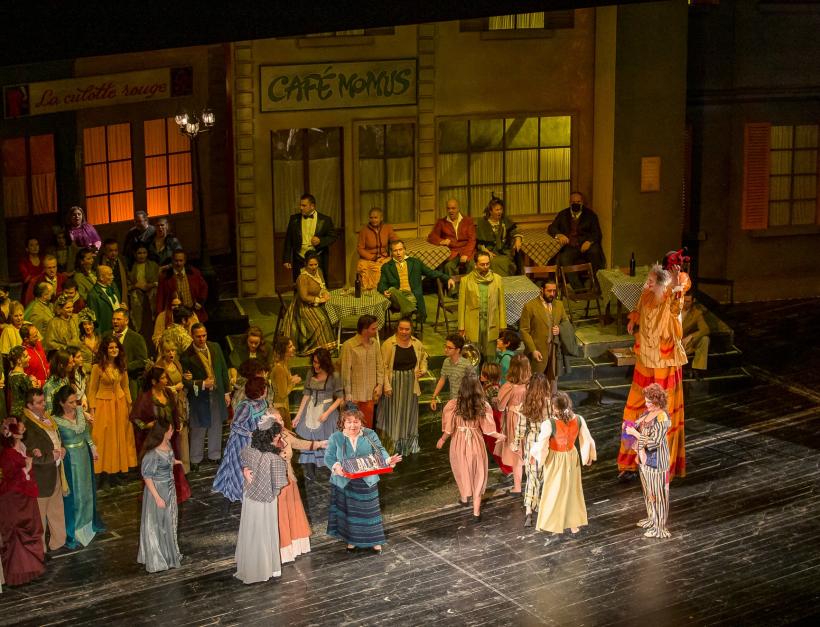 Spectacolele montate, în a doua parte a lunii martie, de Opera Națională București – Tevye de Olivier Truan, Elixirul dragostei de Donizetti și La Bohème de Puccini – sunt înalt motivaționale ca „joie de vivre”