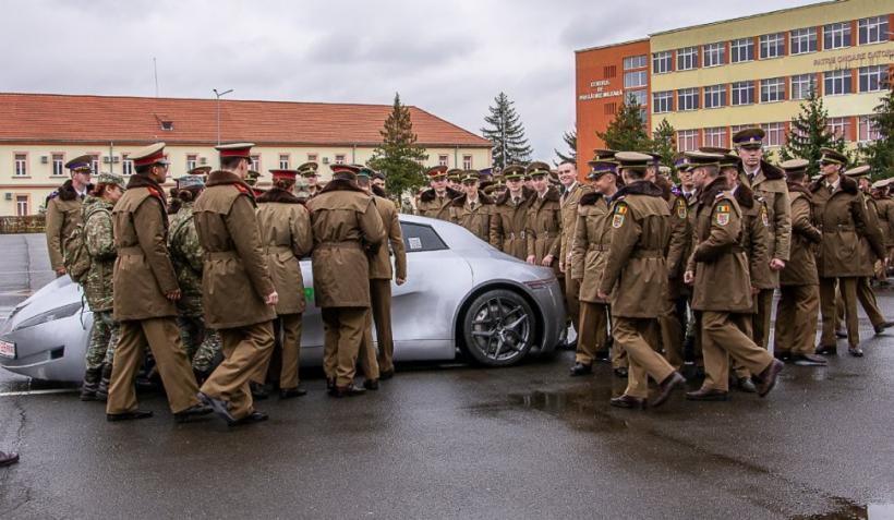 Premieră auto în România. Mașina electrică de lux a fost prezentată la Sibiu. Unde se fabrică și cât costă 18890081