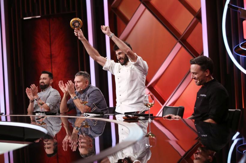 Chef Richard Abou Zaki a câștigat prima amuletă la Chefi la cuțite. „Va fi o bătălie crâncenă!”, a anunțat Chef Orlando, înaintea confruntării de diseară 18890334