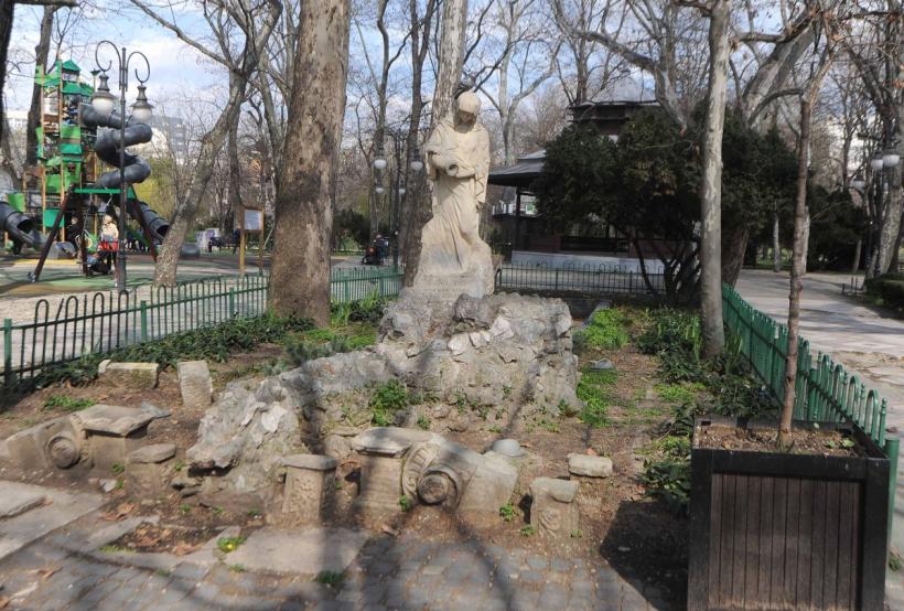 Nicușor Dan dă vina pe șoferi, pentru poluarea din București: „preferă un anumit tip de mobilitate” 18890191