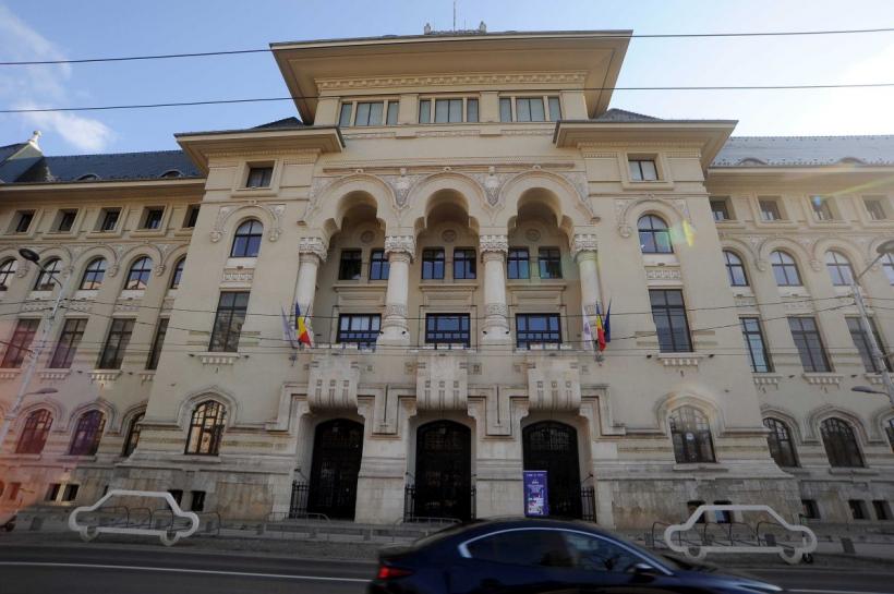 Au mai rămas 82 de zile până la alegeri. Coaliția a scos din „joben” candidatul comun. Pe cine avantajează această nominalizare 18890201