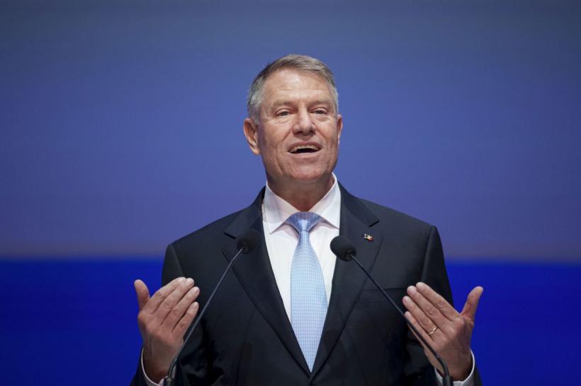 Iohannis are drum liber spre un job în străinătate. Scrutinul prezidențial organizat în septembrie este constituțional 18890526