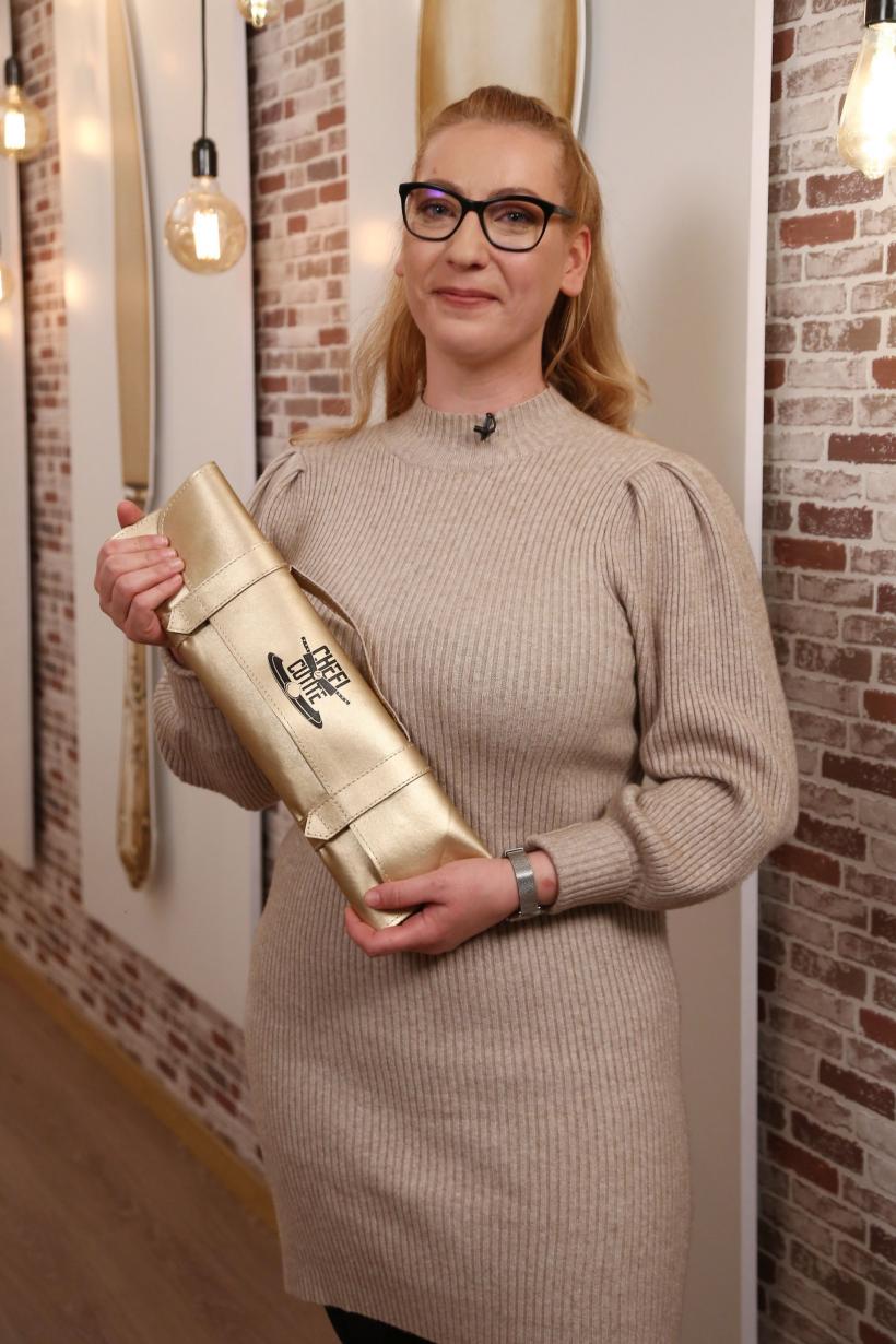 Chef Richard Abou Zaki, primul jurat care a dat cuțitul de aur în noul sezon Chefi la cuțite. Chef Orlando Zaharia, învingător în lupta pentru amuleta de aseară 18890610