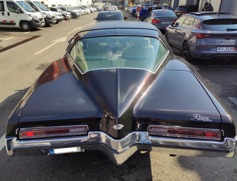 Bijuterie pe roți pe șoselele din România. Un Buick Riviera din 1972 a făcut senzație la Registrul Auto Român 18890755