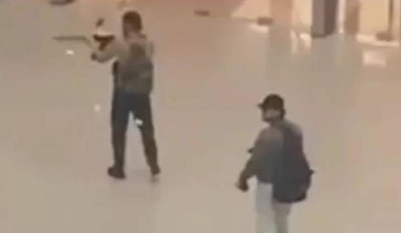 Focuri de armă într-un mall de la periferia Moscovei. Zeci de persoane au murit și sute au fost rănite 18890852