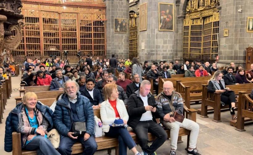 Hai, România! Corul Madrigal, spectacol emoționant într-o catedrală din Peru 18890620