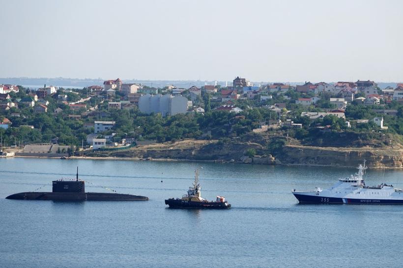 Ucrainenii au lovit două nave ruseşti într-un atac care a vizat Crimeea 18890979