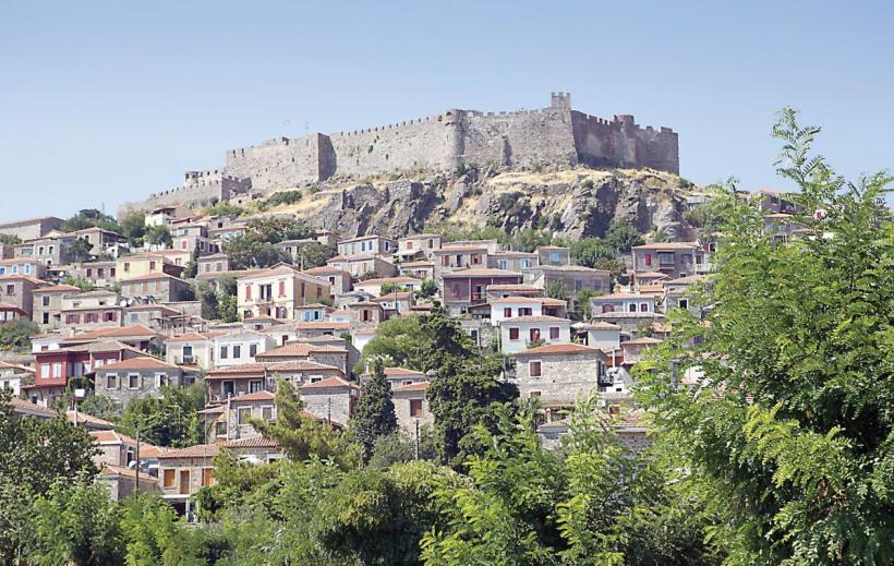 În 2024, românii descoperă noi insule 18891055