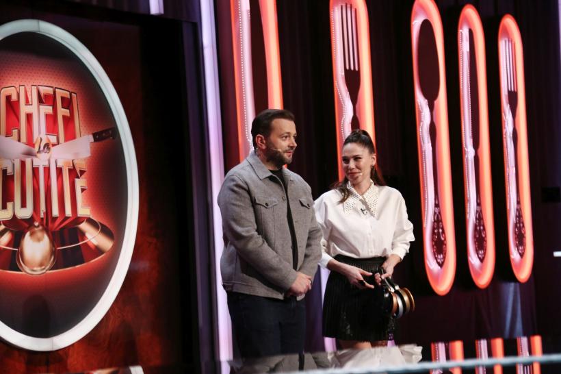 Provocarea celei de-a patra amulete, la Chefi la cuțite: jurații gătesc cu 13 ingrediente. Chef Richard: ”Voi face una dintre cele mai complicate rețete cu care am lucrat” 18891149