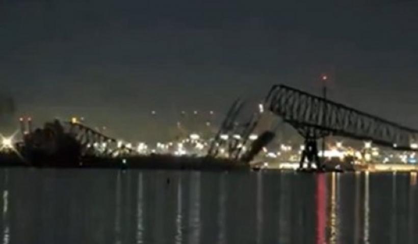 Imaginile dezastrului: Podul Francis Scott Key din Baltimore s-a prăbușit, după ce a fost lovit de o navă  18891283