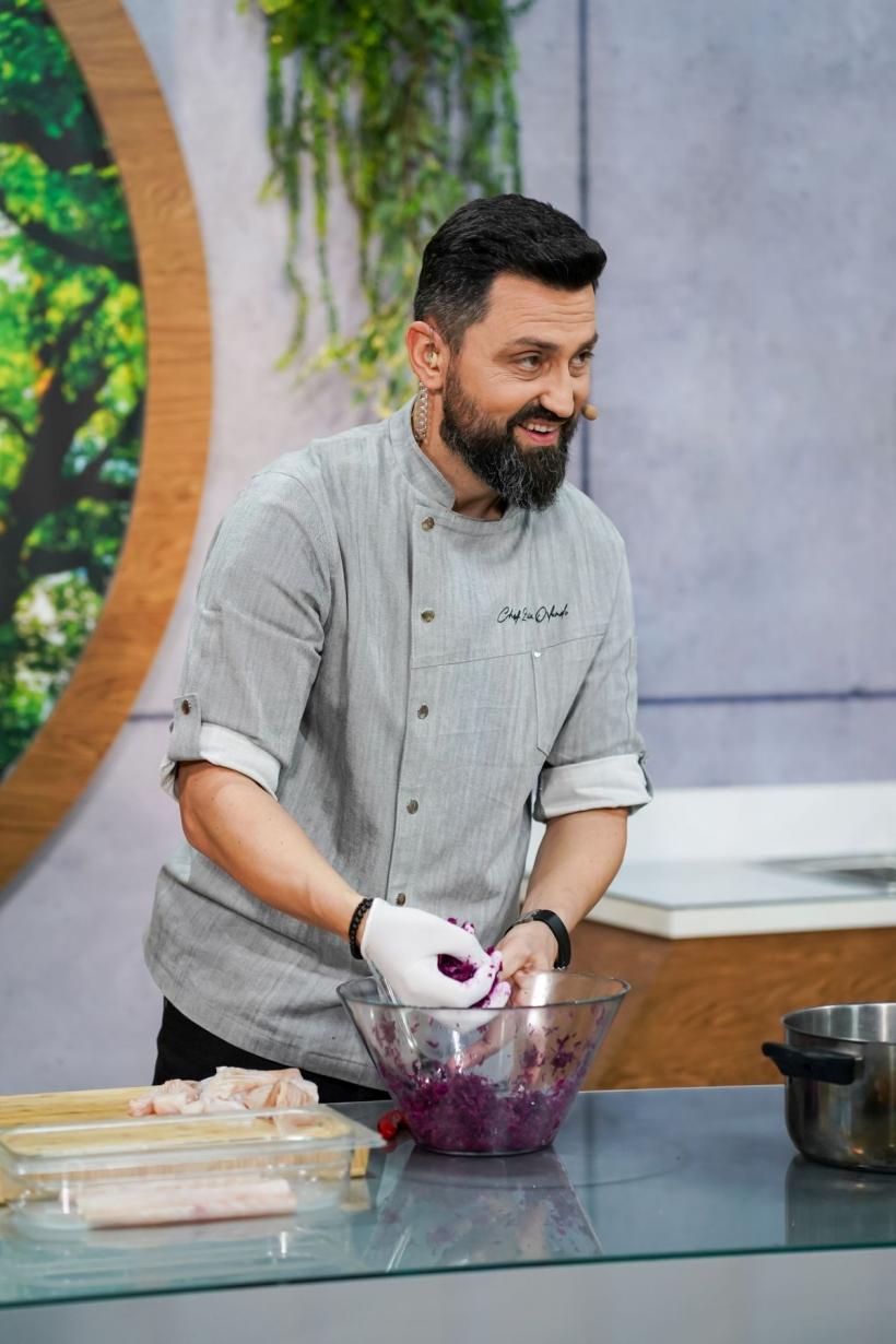Jurații Chefi la cuțite sunt provocați să facă preparate cu un buget de 30 de lei, iar românul care a gătit în echipa celui mai bun Chef din Asia vine diseară la preselecții 18891492