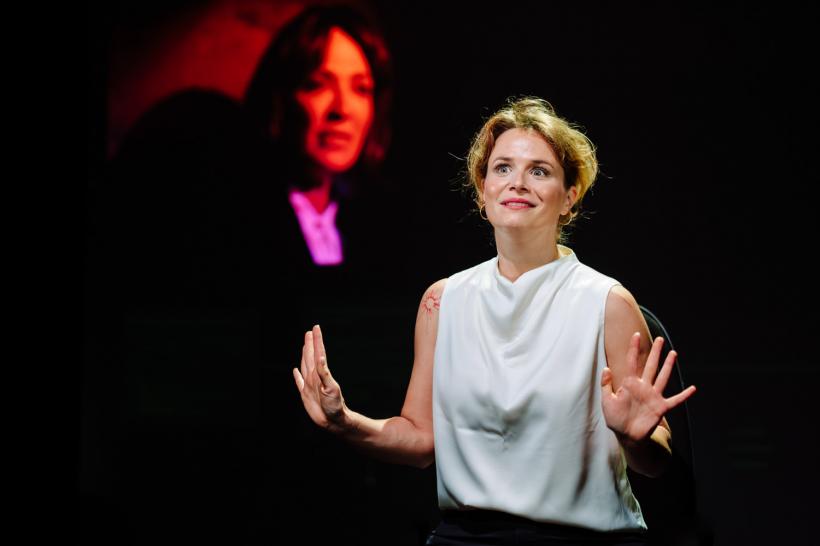 Spectacol CONTRACTE la Teatrul de Comedie 18891380