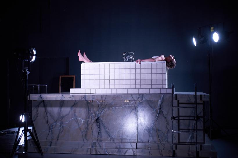 În vremuri de criză, teatru de soluție! În aprilie, cinci spectacole Vanner Collective cu perspective noi, despre noi 18891614