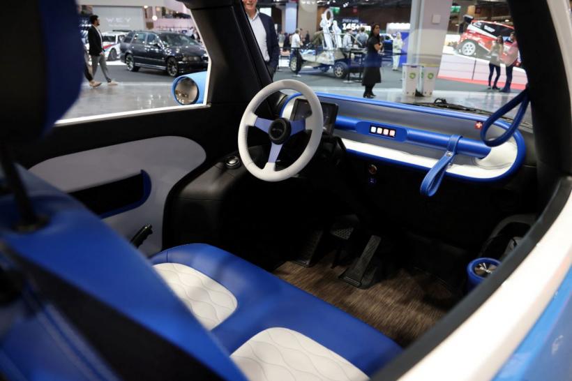 O nouă mașină atrage privirile pe străzile din România. Cât costă Microlino 18891624