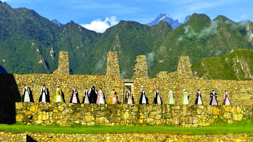 Recital românesc de excepție în sanctuarul sacru al incașilor. Corul Madrigal a încântat Machu Picchu
