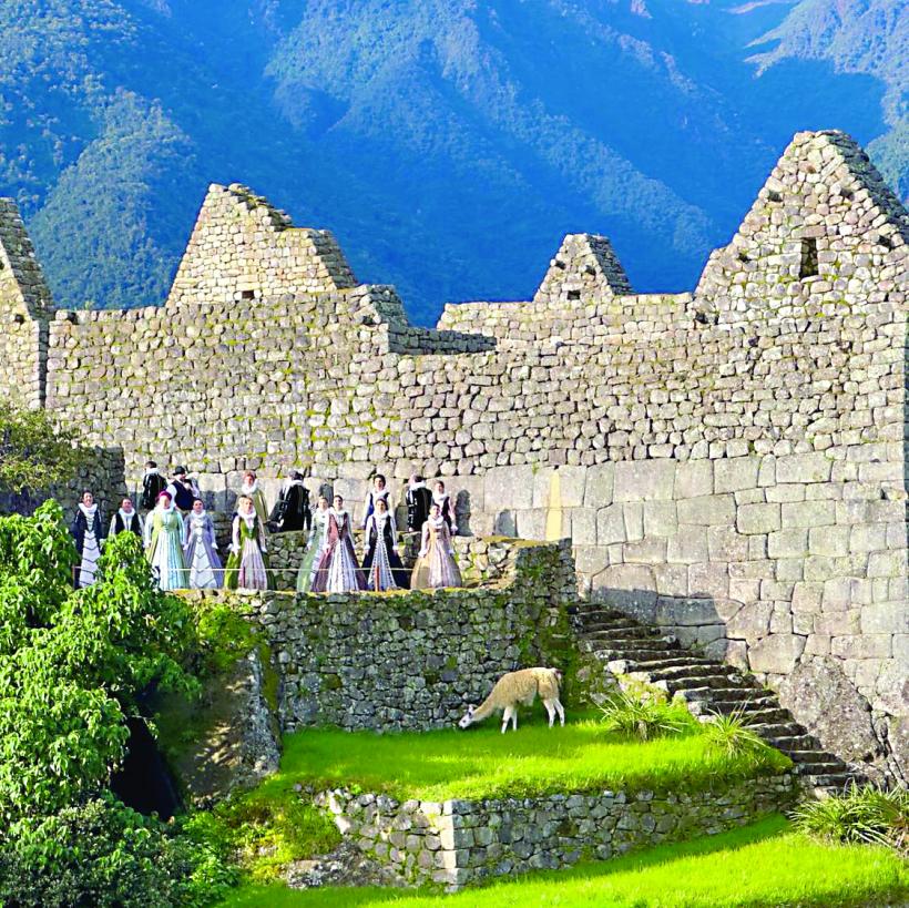 Recital românesc de excepție în sanctuarul sacru al incașilor. Corul Madrigal a încântat Machu Picchu 18891683