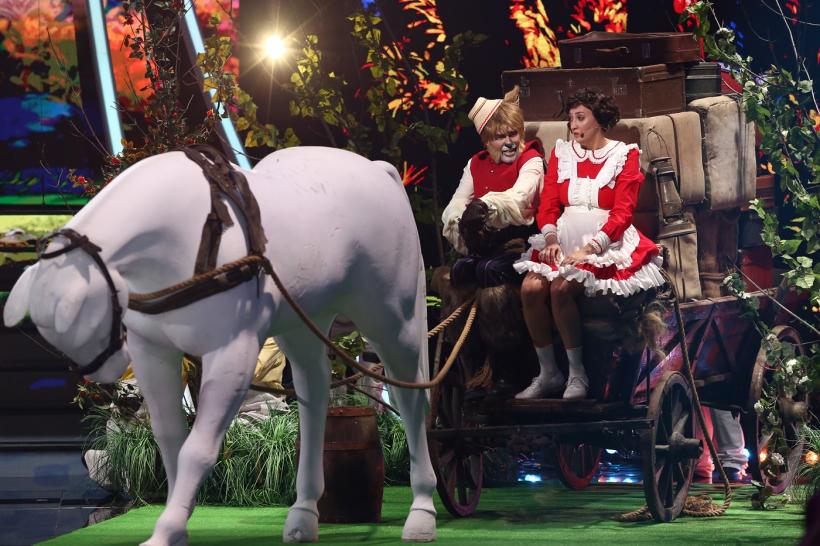 Sâmbătă, la Antena 1, Ilona și Ristei, moment emoţionant la Te cunosc de undeva! „E o mare presiune, ne vor urmări și părinţii noștri și vrem să-i facem mândri” 18891810