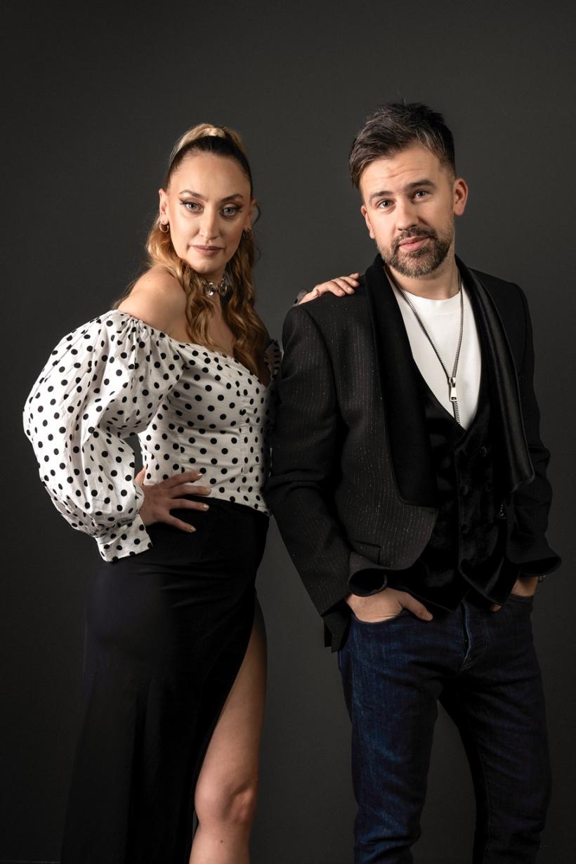 Sâmbătă, la Antena 1, Ilona și Ristei, moment emoţionant la Te cunosc de undeva! „E o mare presiune, ne vor urmări și părinţii noștri și vrem să-i facem mândri” 18891811