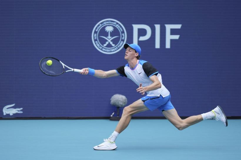Sinner îl învinge categoric pe Medvedev și ajunge în a treia finală la Miami Open