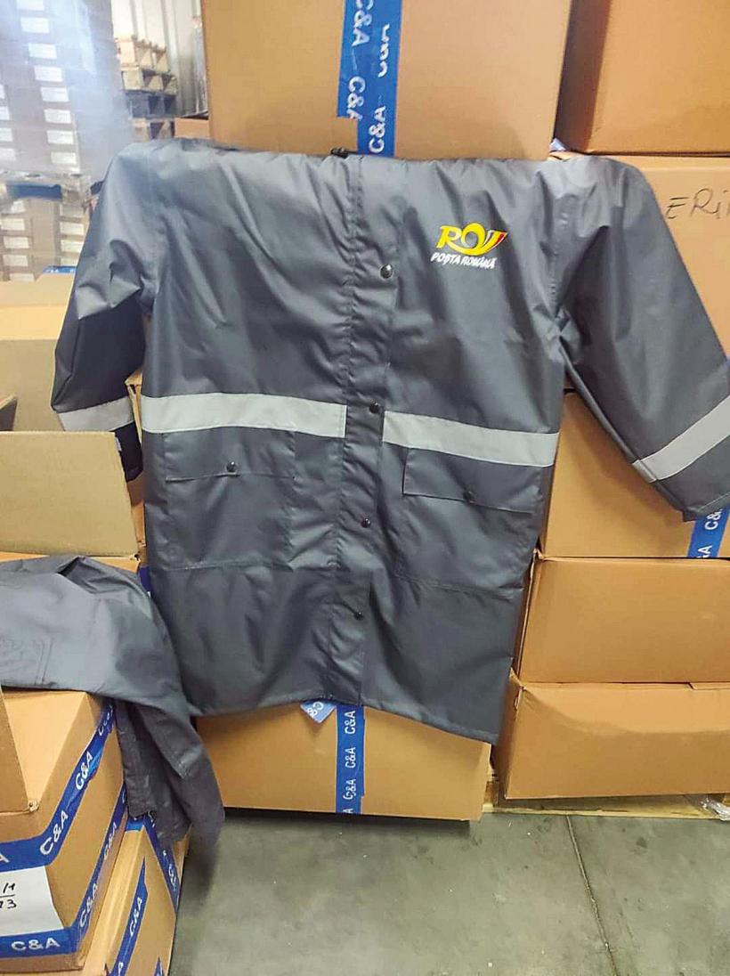 Scandal la Poșta Română, pentru uniformele inspirate de Partidul Comunist Chinez 18891705