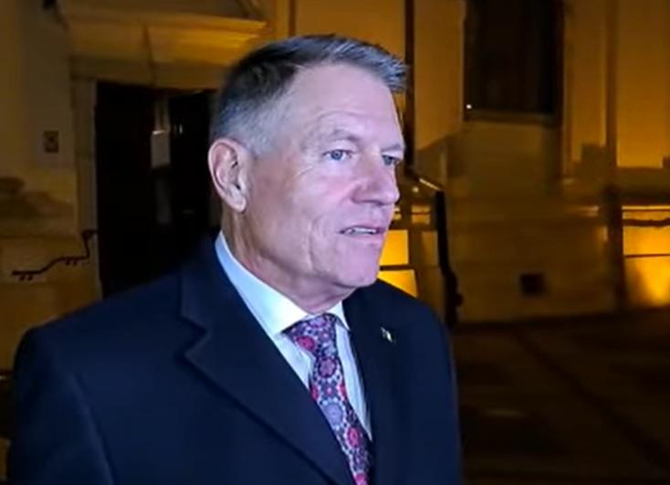 Președintele Klaus Iohannis și soția sa, Carmen, participă la Liturghia de Paști, la Sibiu 18892053