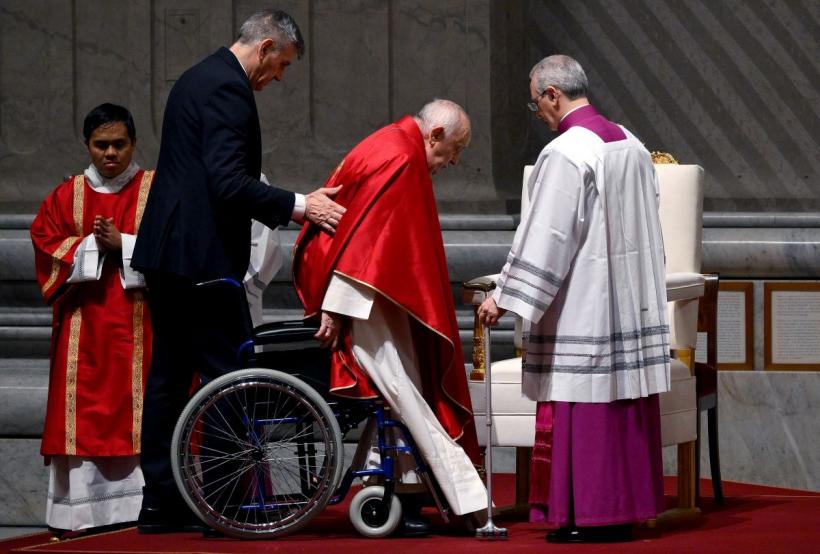 Papa Francisc, la omilia Vigiliei Pascale: Hristos a înviat și ne duce de la întuneric la lumină 18892061