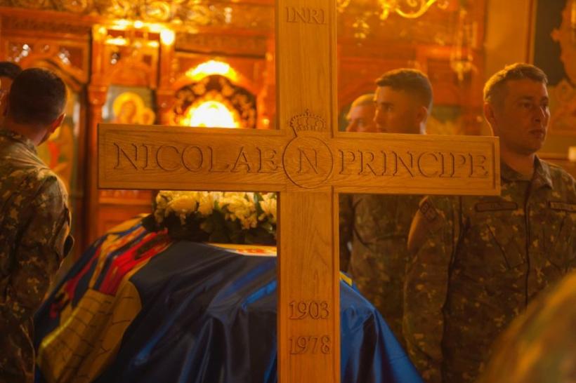 Principele Regent Nicolae, cel de-al doilea fiu al Regelui Ferdinand Întregitorul și al Reginei Maria, împreună cu soția sa Ioana, înmormântați la Curtea de Argeș, alături de Regele Carol al II-lea 18891934
