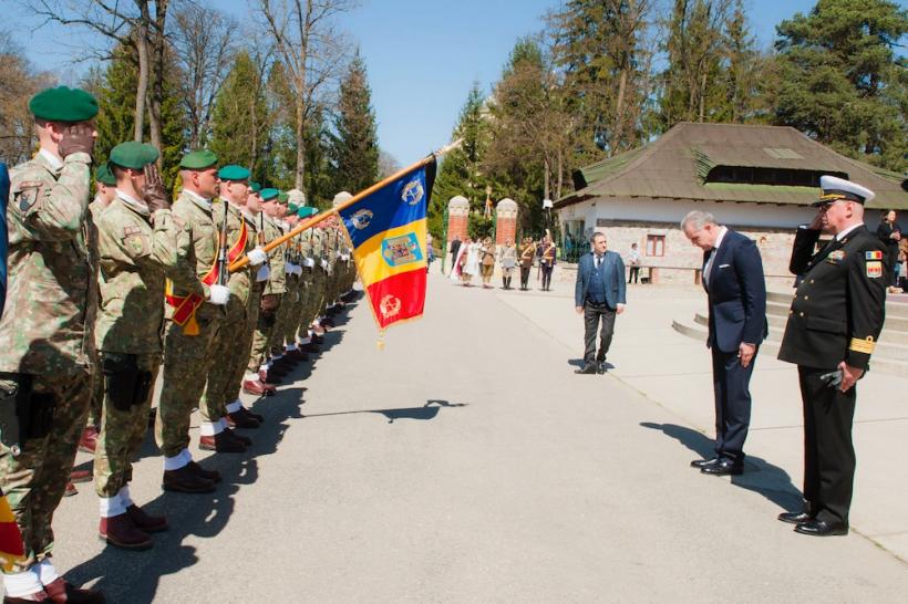 Principele Regent Nicolae, cel de-al doilea fiu al Regelui Ferdinand Întregitorul și al Reginei Maria, împreună cu soția sa Ioana, înmormântați la Curtea de Argeș, alături de Regele Carol al II-lea 18891949
