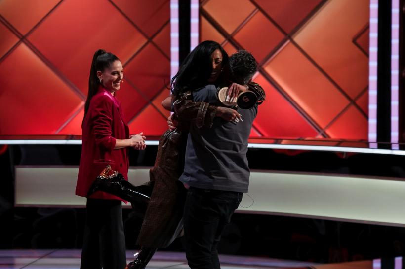 Chef Sautner i-a dat cuțitul de aur lui Mario Mădălin Dumitru. Diseară, Giulia și Vlad Huidu vin să gătească pentru jurații Chefi la cuțite 18892405