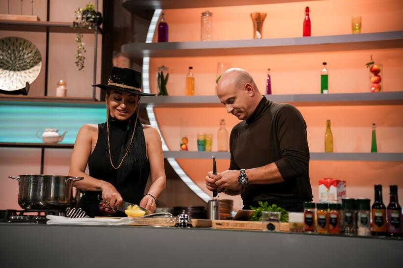 Chef Sautner i-a dat cuțitul de aur lui Mario Mădălin Dumitru. Diseară, Giulia și Vlad Huidu vin să gătească pentru jurații Chefi la cuțite 18892409