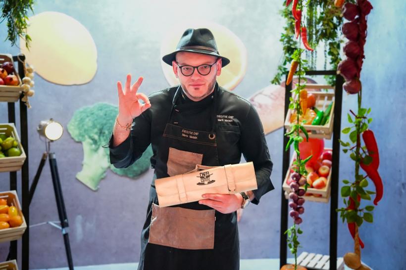 Chef Sautner i-a dat cuțitul de aur lui Mario Mădălin Dumitru. Diseară, Giulia și Vlad Huidu vin să gătească pentru jurații Chefi la cuțite 18892411