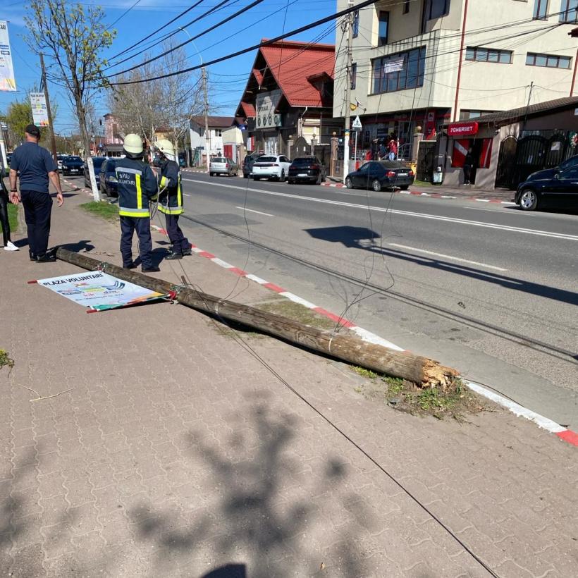 Bilanțul furtunii: Copaci doborâți, stâlpi căzuți, case și mașini avariate în 86 de localități din 27 județe și Capitala 18892533