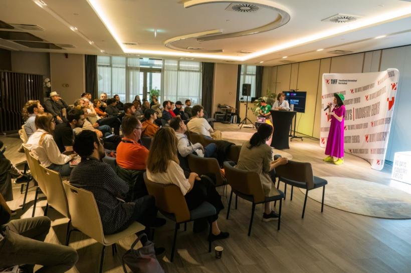 Creatorii români de seriale se pot înscrie la Drama Room 18892427