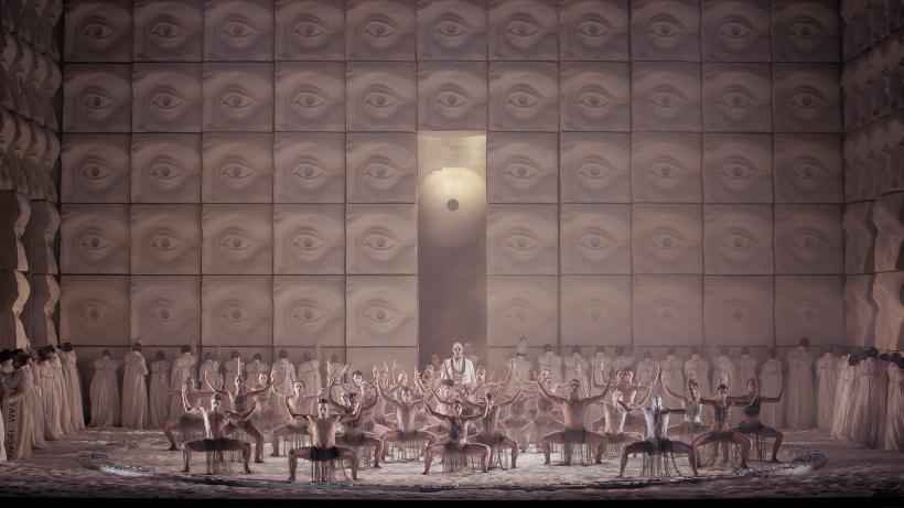 Ultimele reprezentații ale stagiunii cu Oedipe de Enescu în regia lui Stefano Poda 18892712