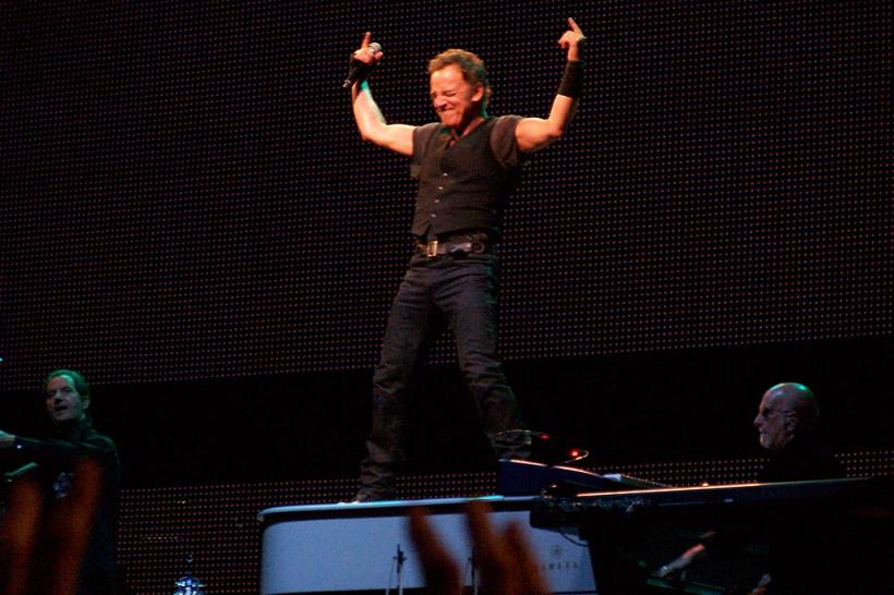Bruce Springsteen a semnat motivarea absenței pentru o adolescentă, la concert 18892915