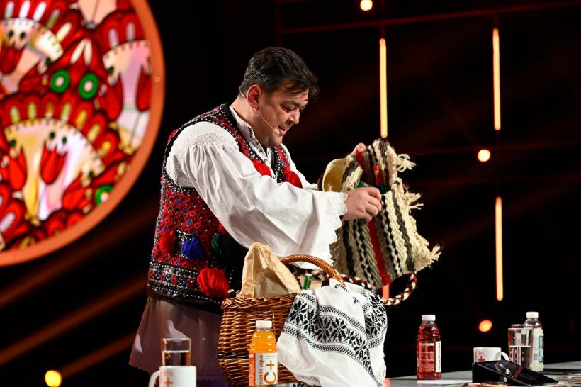 Nury Guney revine pe scena iUmor cu un număr savuros, duminică, de la ora 20.00, la Antena 1  ,,După ce bei horincă, ți se schimbă naționalitatea în maramureșean!” 18892979